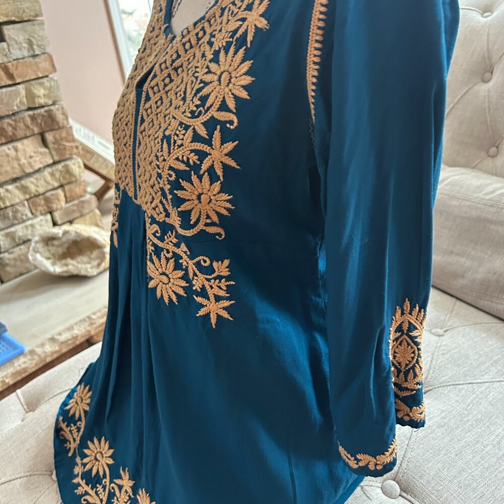 Embroidery blouse - Picture 4 of 8